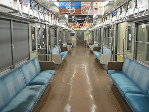 201車内